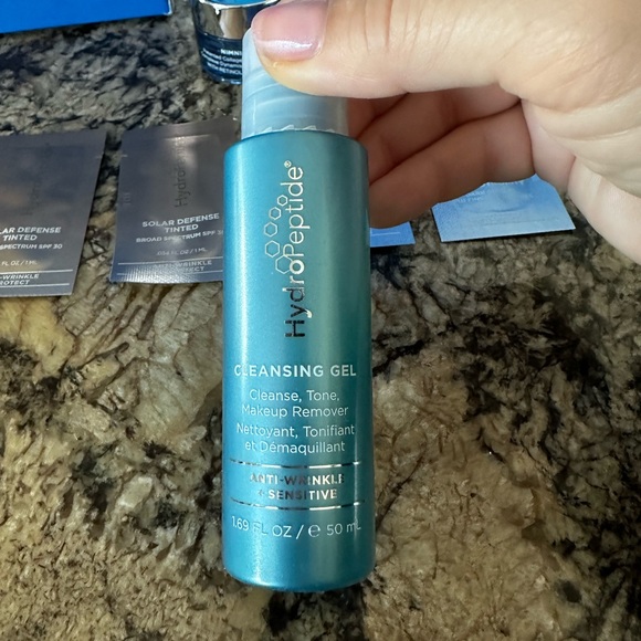 9 piece Hydropeptide anti-wrinkle facial kit - Picture 5 of 10